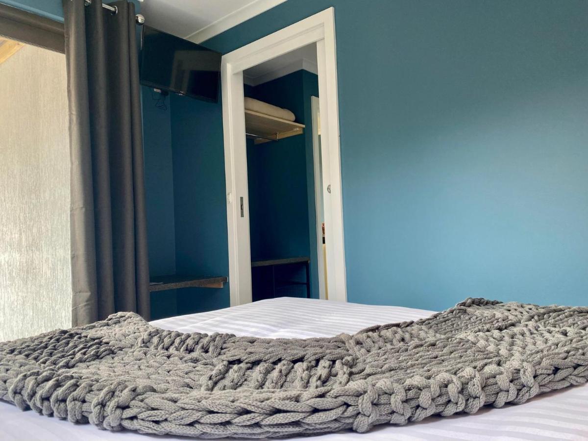 Gordon Gateway Motel Strahan Bagian luar foto